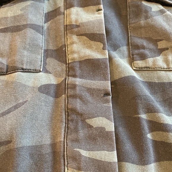 Splendid Green Camo Shaket Size XS in EUC - Picture 2 of 11